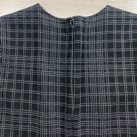 Theory Rijik Structured Knit Pattern Shift Dress - Picture 6 of 11